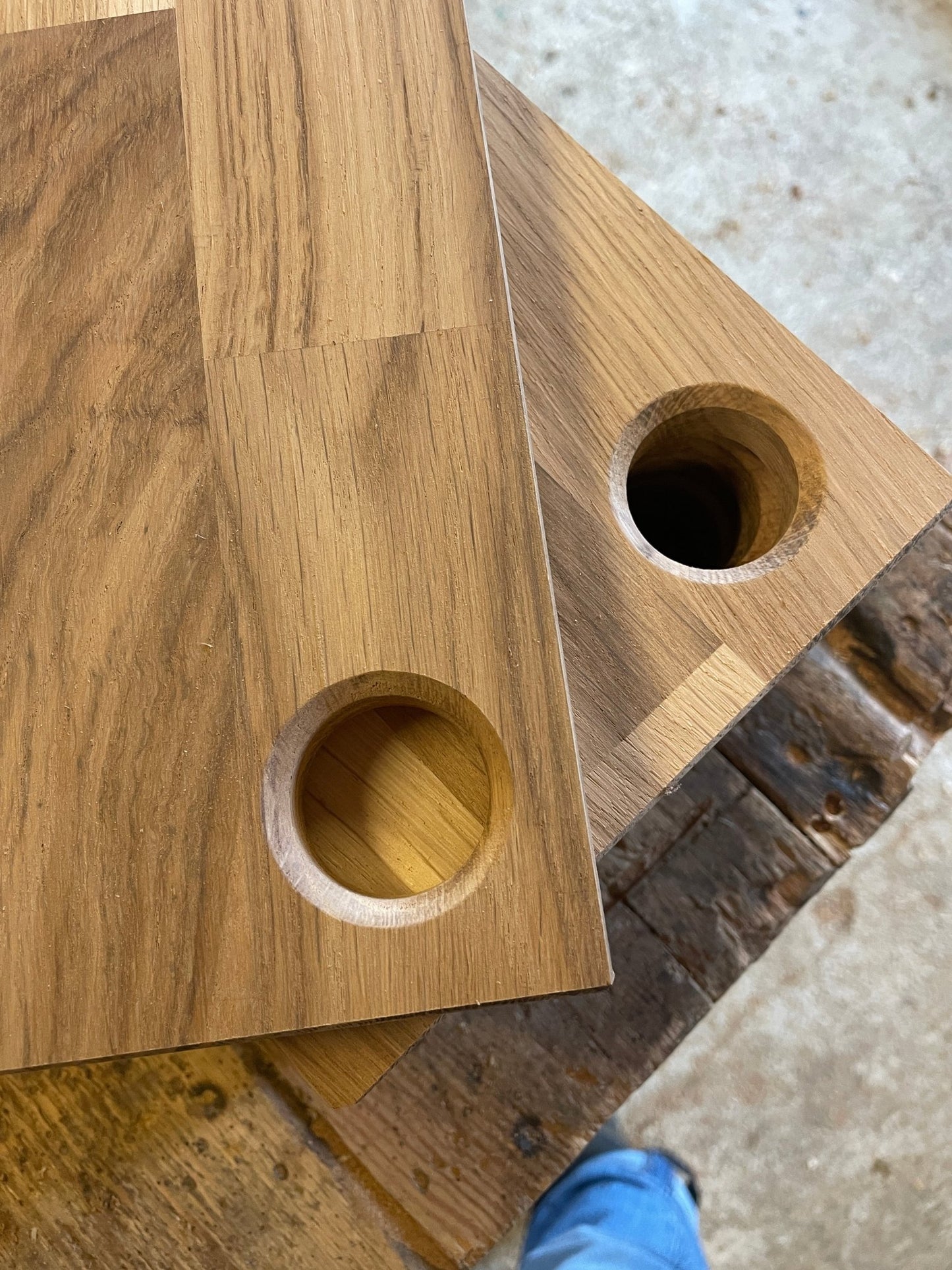 Handlaga skjærefjøl i eik - liten - Symrehudkrem