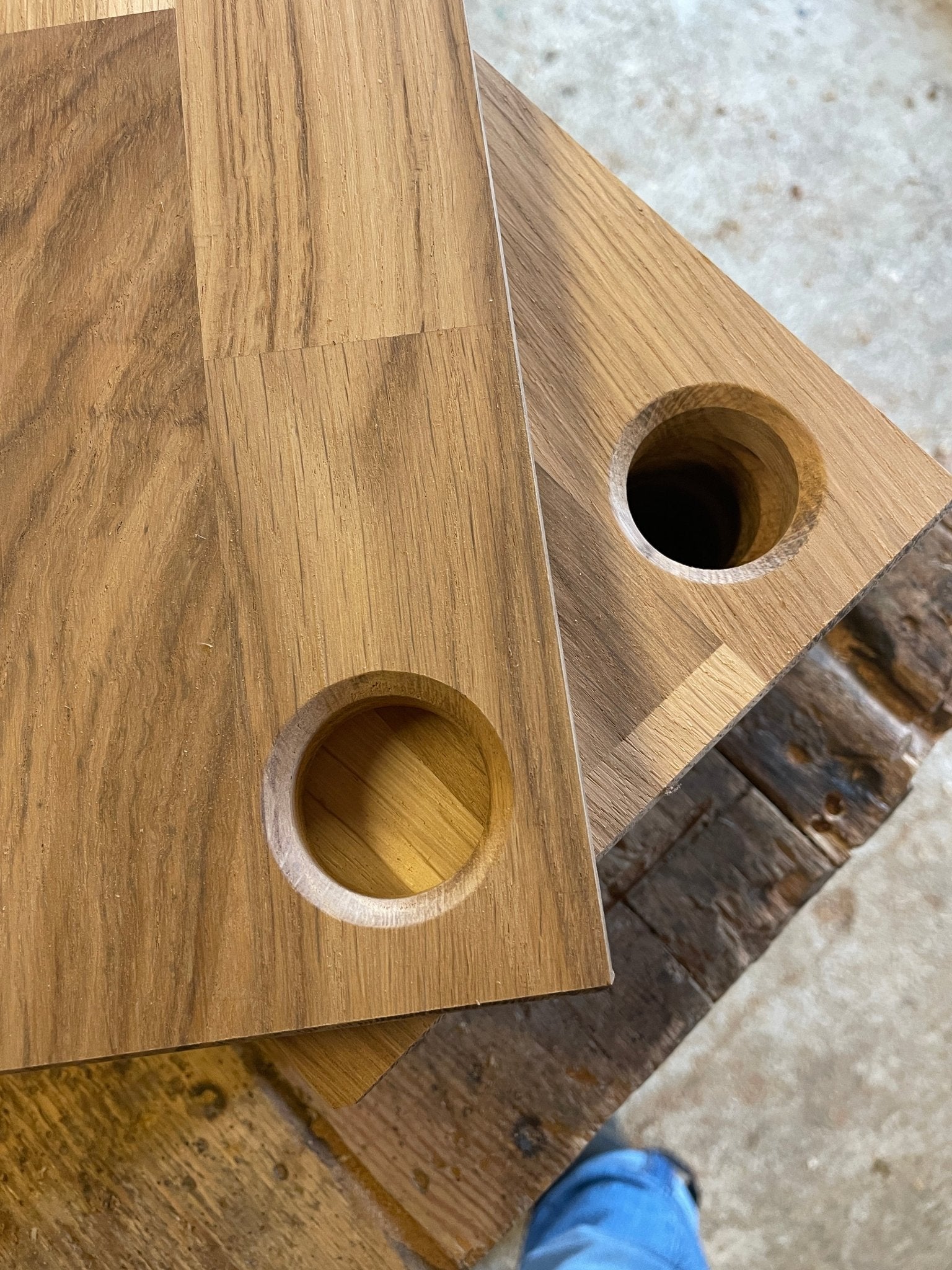 Handlaga skjærefjøl i eik - liten - Symrehudkrem